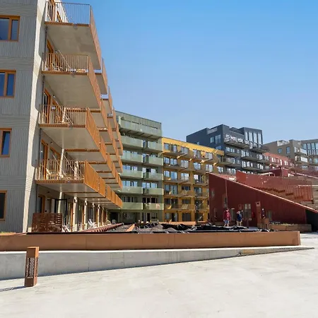 Sleek 1bd With Sea View & Balcony Appartement