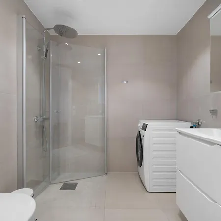 Apartamento Sleek 1bd With Sea View & Balcony *