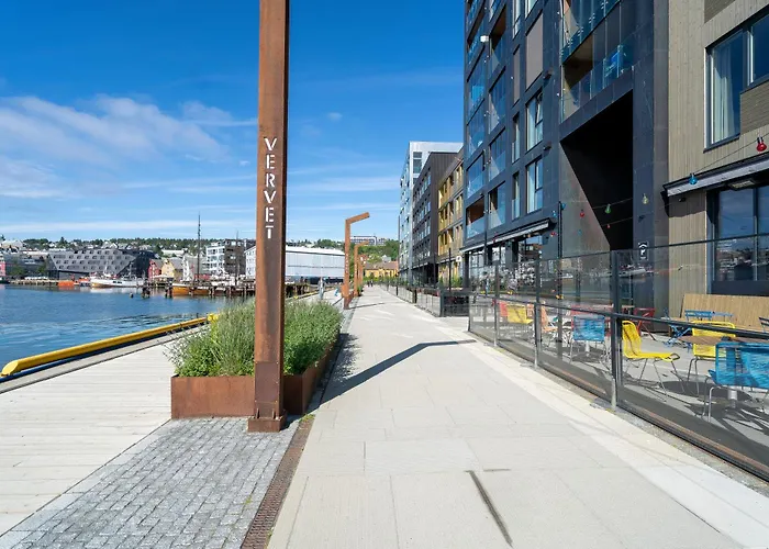 Sleek 1bd With Sea View & Balcony Tromsø