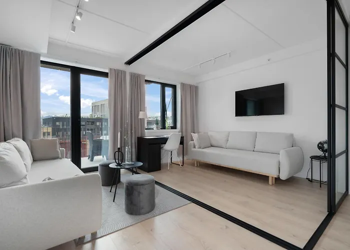 Sleek 1bd With Sea View & Balcony Appartamento Tromsø
